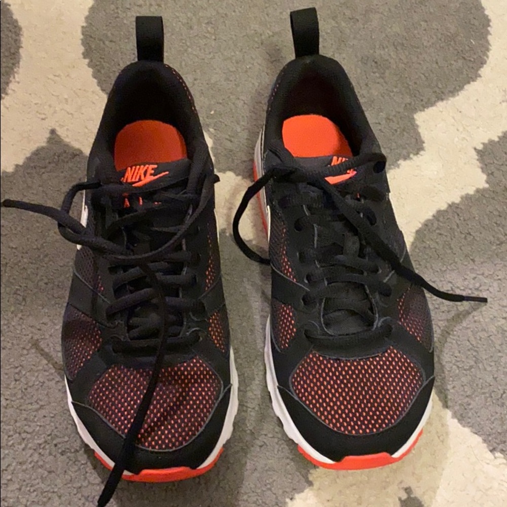 Nike air maxes